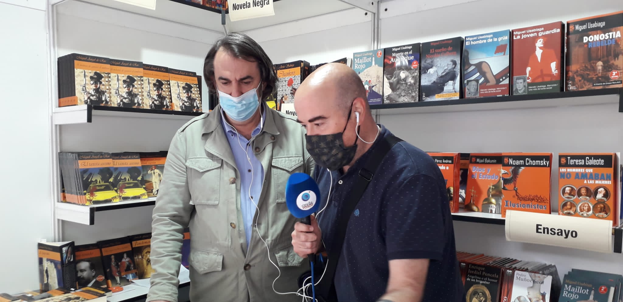 Miguel Ã�ngel de Rus entrevistado en Onda vasca durante la Feria del Libro de San SebastiÃ¡n